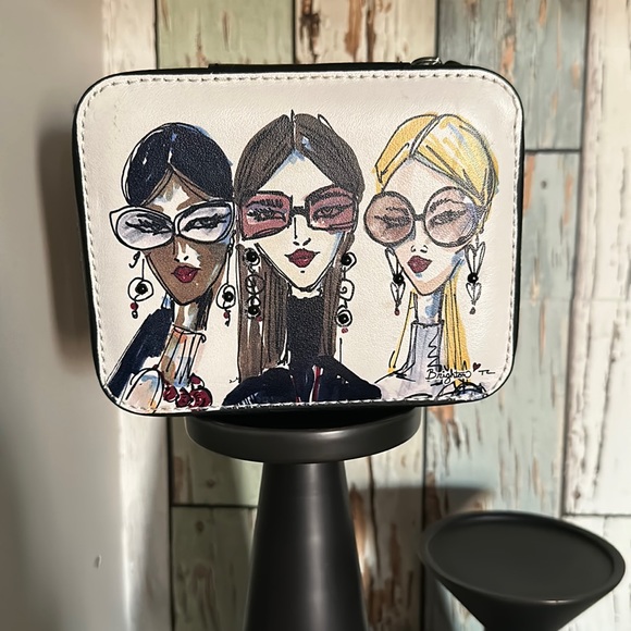 Brighton Handbags - Brighton Jewelry / Cosmetic hardsided zip around bag